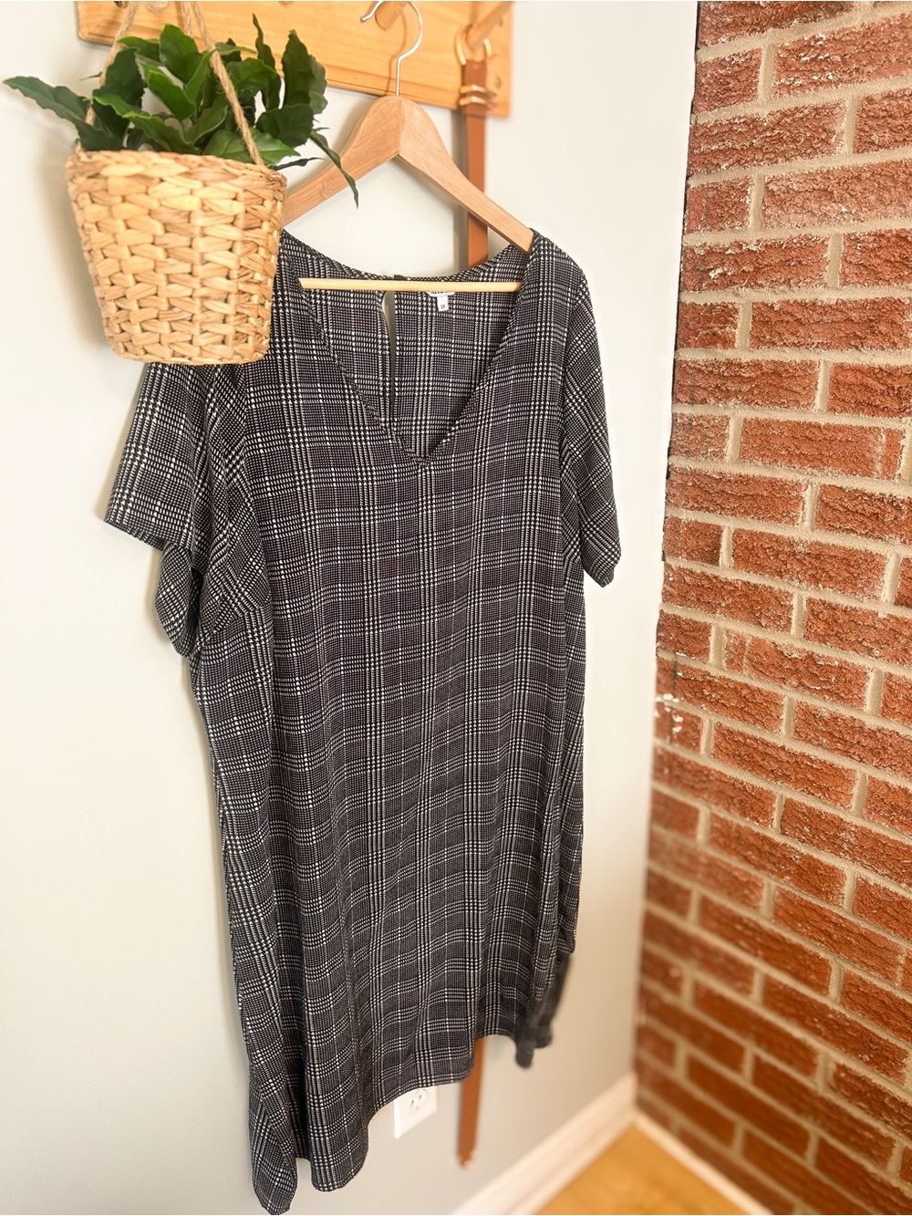 Women's Black Plaid V-Neck Dress
